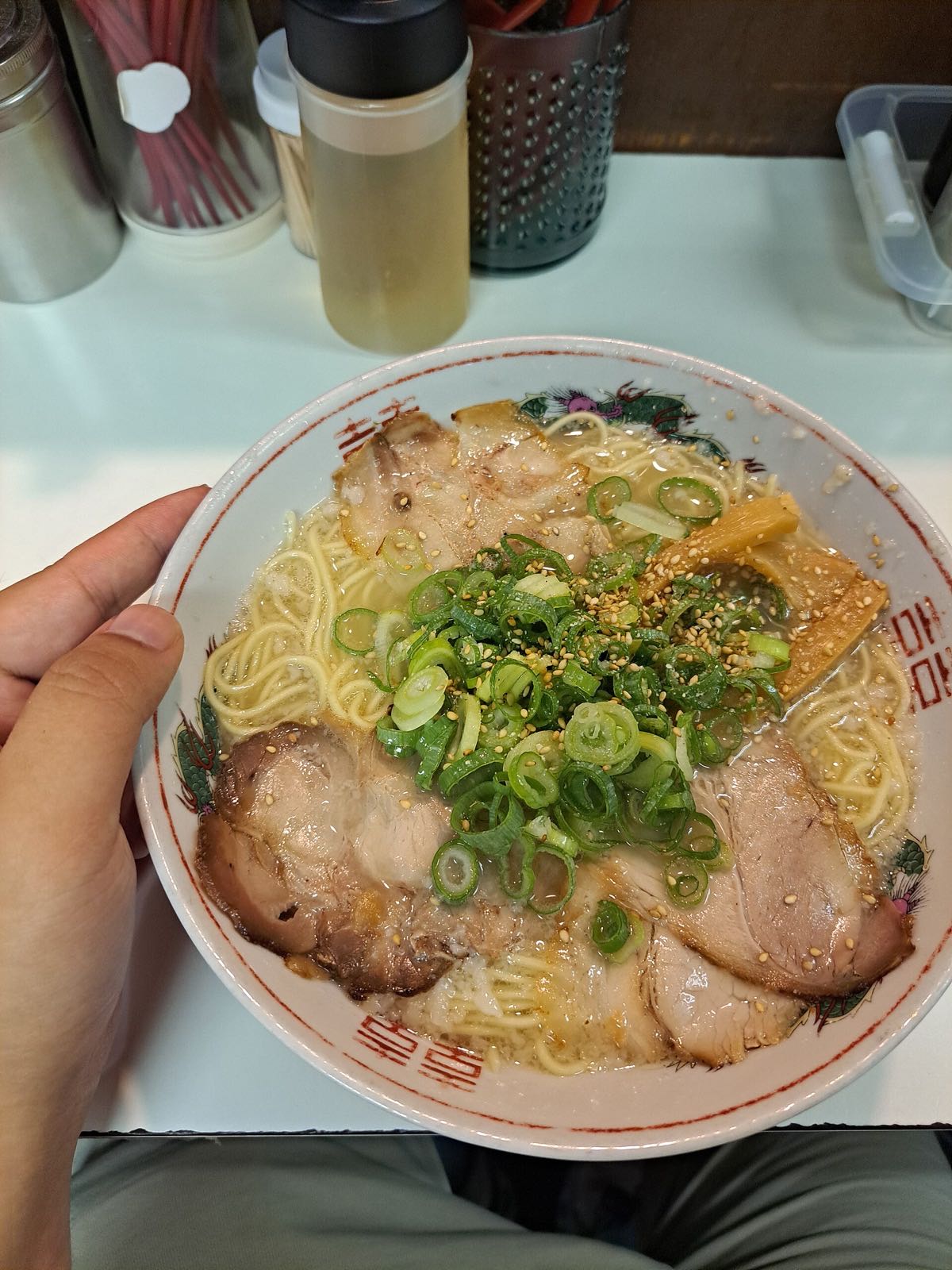 Un bol de ramen shio con cerdo (imagen de muestra)